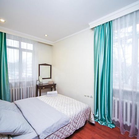 Apartment Ploshchad Pobedy 3 Komnaty 明斯克 外观 照片