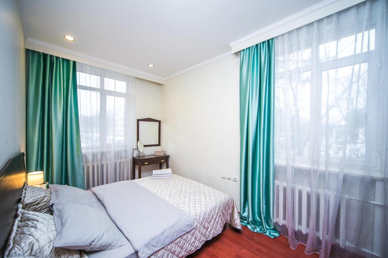 Apartment Ploshchad Pobedy 3 Komnaty 明斯克 外观 照片