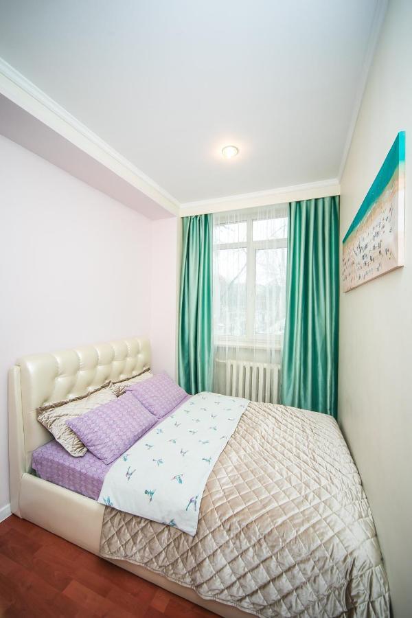 Apartment Ploshchad Pobedy 3 Komnaty 明斯克 外观 照片