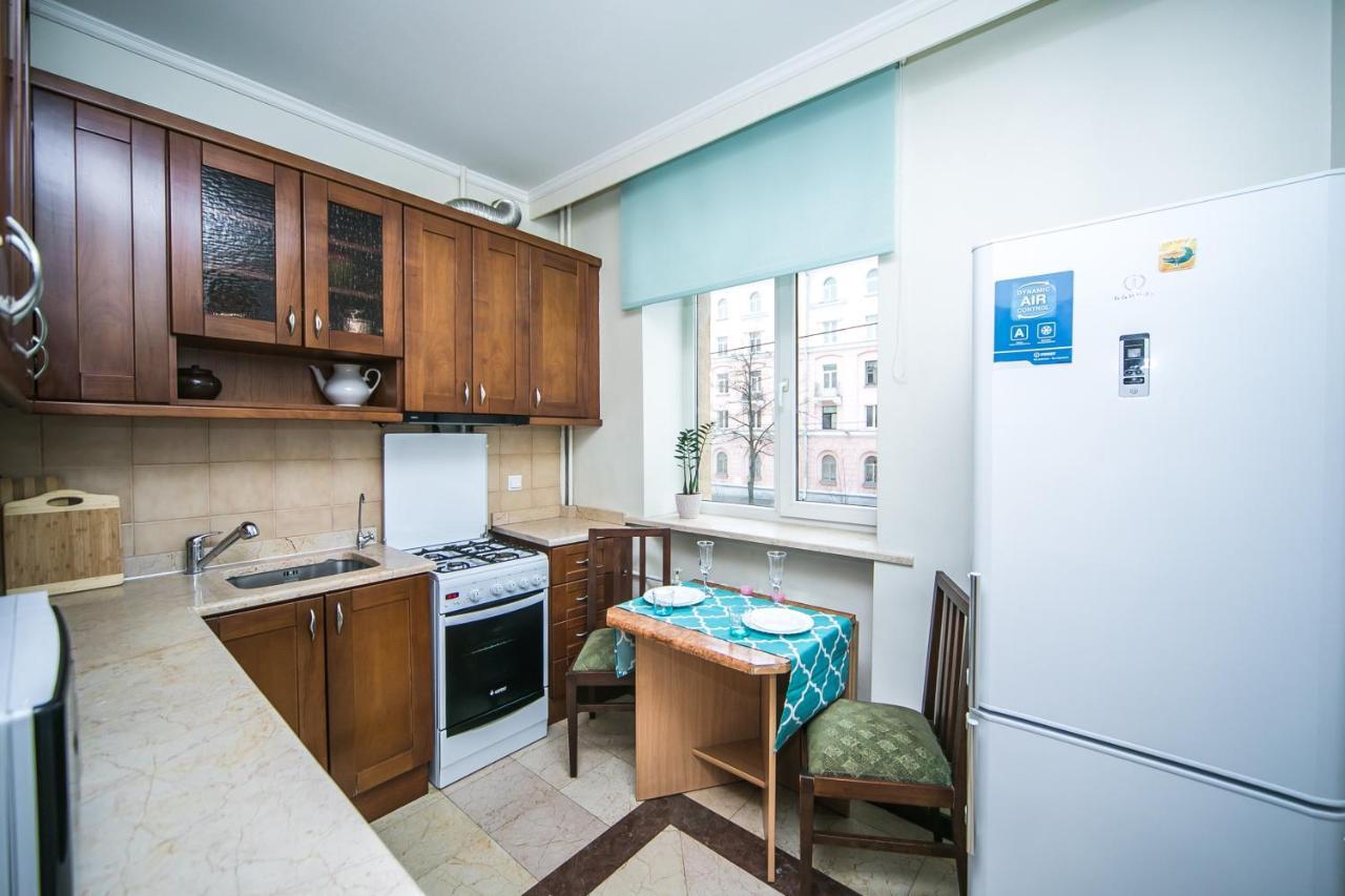 Apartment Ploshchad Pobedy 3 Komnaty 明斯克 外观 照片