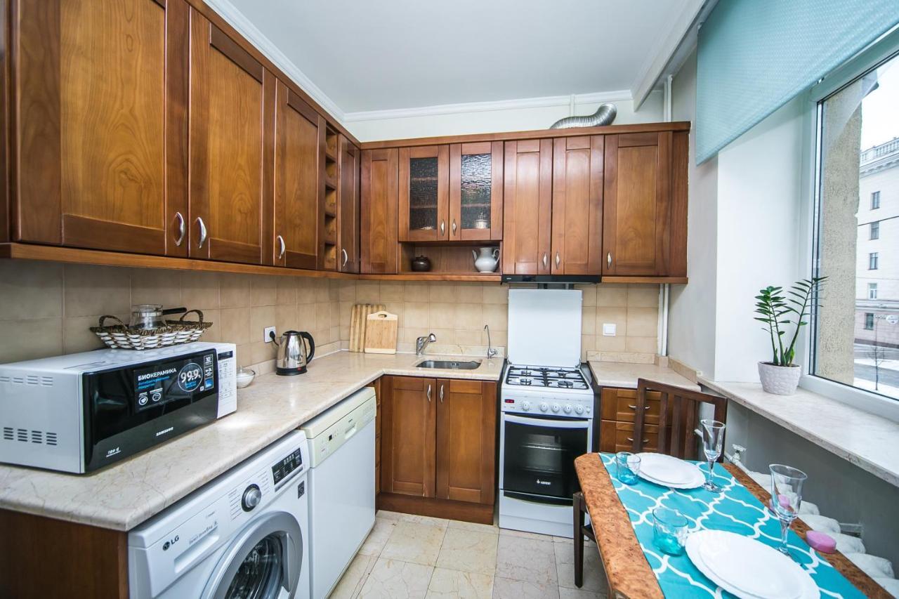 Apartment Ploshchad Pobedy 3 Komnaty 明斯克 外观 照片